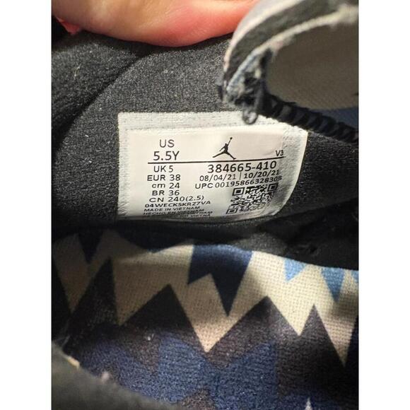 AIR JORDAN VI YOUTH 5.5 WHITE/ BLUE - Picture 4 of 6